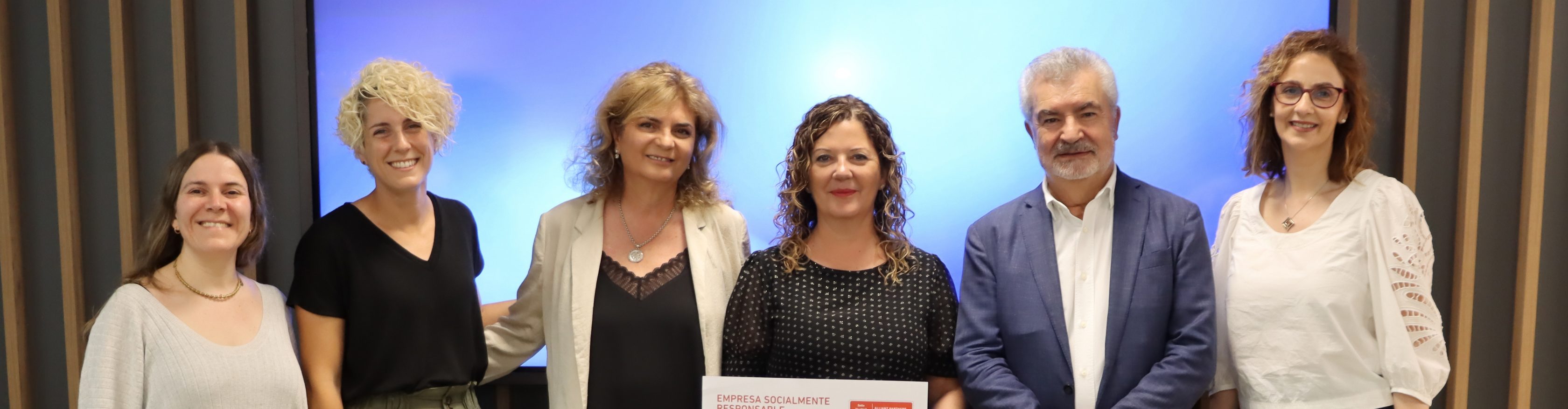 Amparo Merino recoge el certificado
