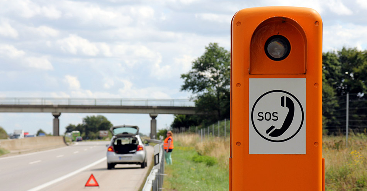 Borne d'urgence sur l'autoroute